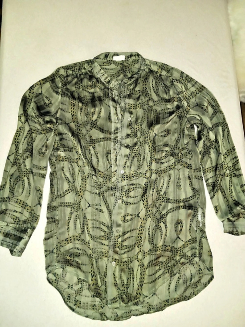 H&M Richard Allan x H&M Snake Print Blouse Abstract Button Down Shirt in Green &